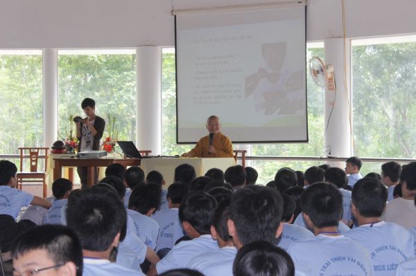 Đắc Lắc: TT. Thích Nhật Từ và pháp thoại “NHỮNG SAI LẦM TUỔI TEEN”