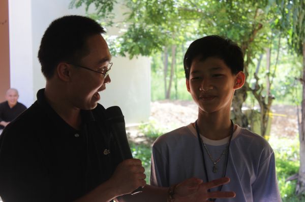Buôn Mê: Thương màu áo trắng của Thiện Tài Đồng Tử