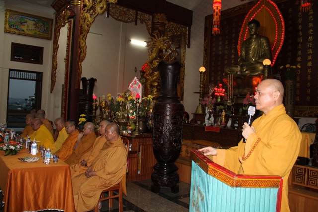 Ban Hoằng Pháp TW thăm trường hạ Gia Lai, tặng quà đồng bào dân tộc