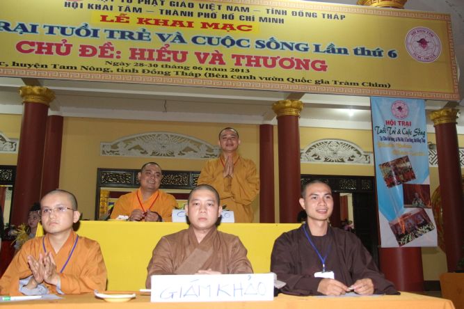Đồng Tháp: Đêm thi thời trang và lửa trại hoành tráng của hội trại “Hiểu và Thương&quot;