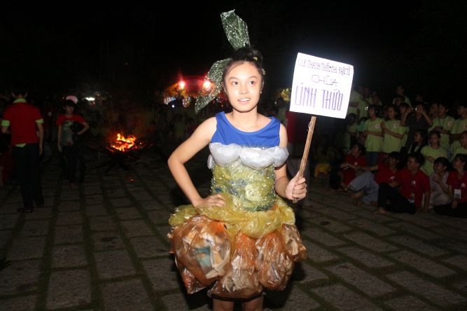 Đồng Tháp: Đêm thi thời trang và lửa trại hoành tráng của hội trại “Hiểu và Thương&quot;