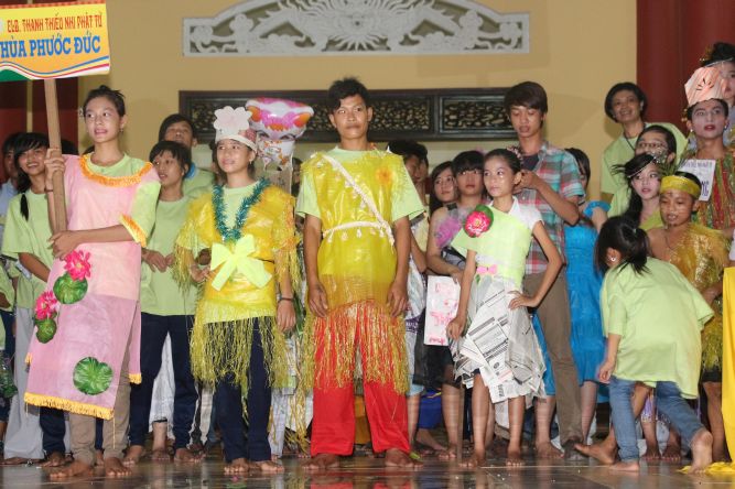 Đồng Tháp: Đêm thi thời trang và lửa trại hoành tráng của hội trại “Hiểu và Thương&quot;