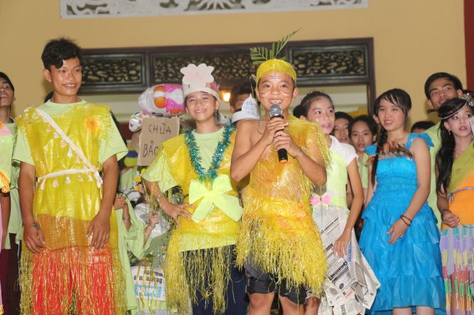 Đồng Tháp: Đêm thi thời trang và lửa trại hoành tráng của hội trại “Hiểu và Thương&quot;