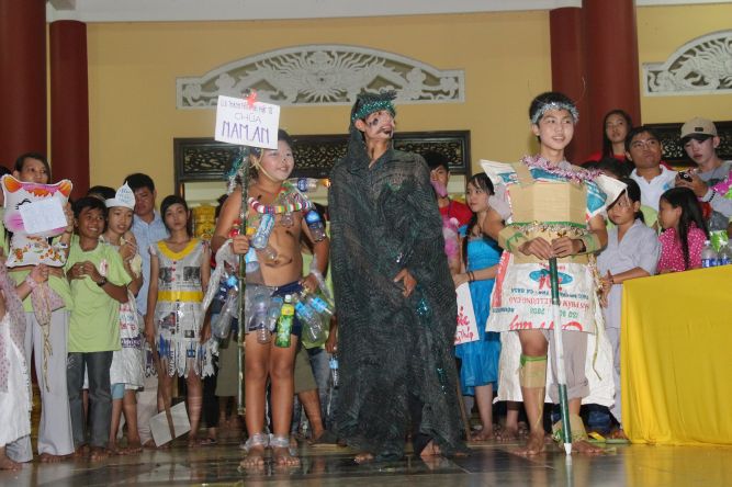 Đồng Tháp: Đêm thi thời trang và lửa trại hoành tráng của hội trại “Hiểu và Thương&quot;