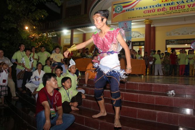 Đồng Tháp: Đêm thi thời trang và lửa trại hoành tráng của hội trại “Hiểu và Thương&quot;