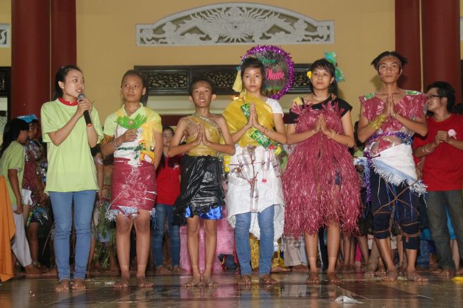 Đồng Tháp: Đêm thi thời trang và lửa trại hoành tráng của hội trại “Hiểu và Thương&quot;