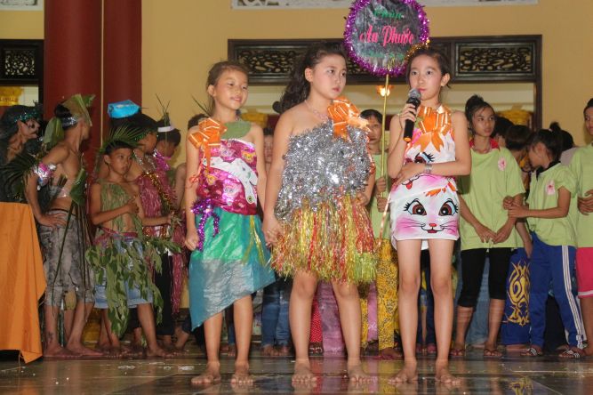 Đồng Tháp: Đêm thi thời trang và lửa trại hoành tráng của hội trại “Hiểu và Thương&quot;