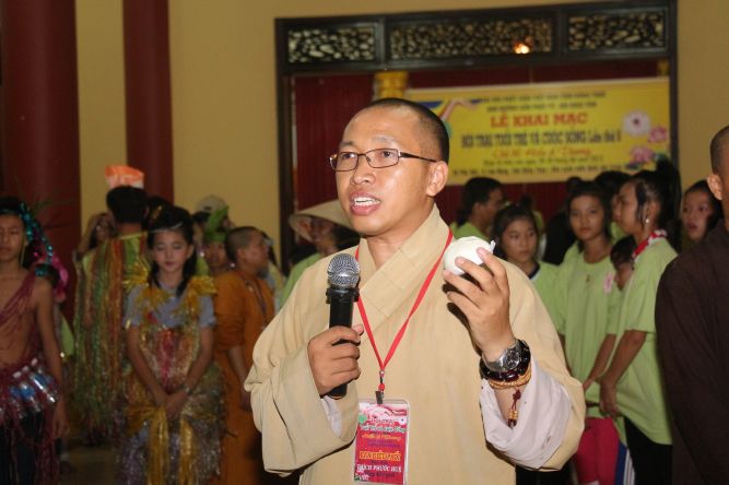 Đồng Tháp: Đêm thi thời trang và lửa trại hoành tráng của hội trại “Hiểu và Thương&quot;