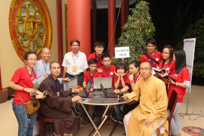 Đồng Tháp: Đêm thi thời trang và lửa trại hoành tráng của hội trại “Hiểu và Thương&quot;