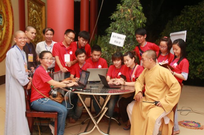 Đồng Tháp: Đêm thi thời trang và lửa trại hoành tráng của hội trại “Hiểu và Thương&quot;