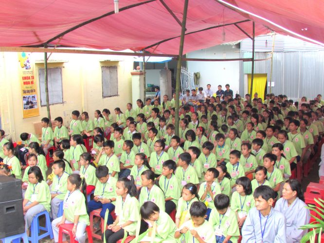 Bến Tre: Khai mạc khóa tu mùa hè “Thắp sáng niềm tin”