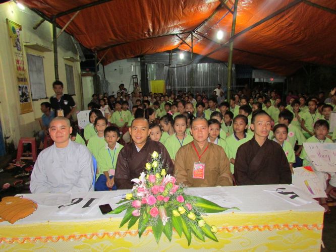 Bến Tre: Sôi động đêm thi thời trang, văn nghệ tại khóa tu “Thắp sáng niềm tin”