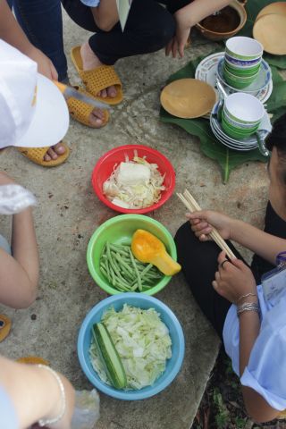 Buôn Mê: Bửa cơm yêu thương tại khóa tu Thiện Tài Đồng Tử