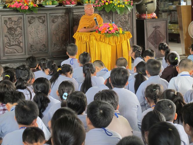 Tiền Giang: Pháp thoại “Cuộc đời đức Phật”  tại khóa tu “Vươn tới những ước mơ”