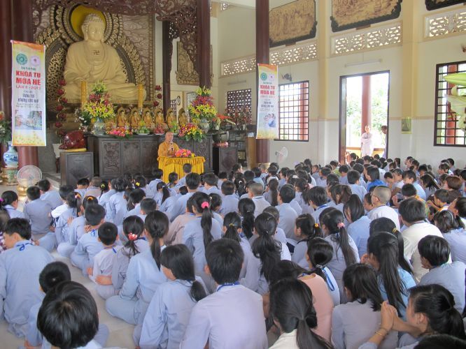 Tiền Giang: Khóa tu “vươn tới những ước mơ” với “Bến đổ đời con”