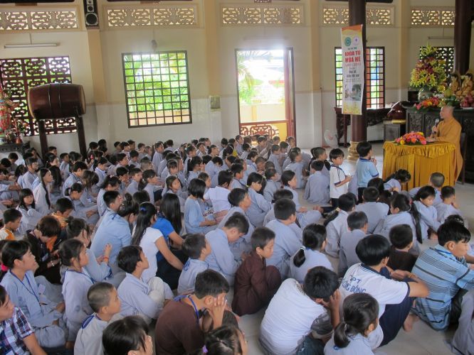 Tiền Giang: Khóa tu “vươn tới những ước mơ” với “Bến đổ đời con”