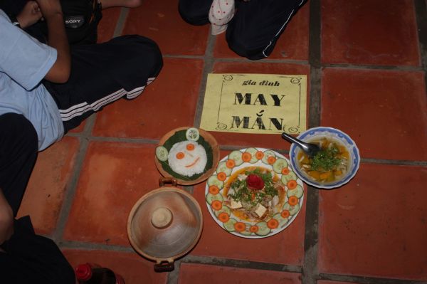 Buôn Mê: Bửa cơm yêu thương tại khóa tu Thiện Tài Đồng Tử