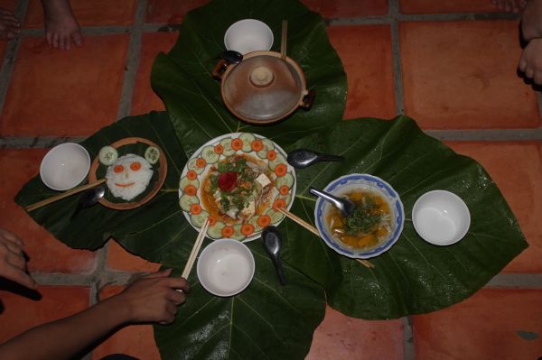 Buôn Mê: Bửa cơm yêu thương tại khóa tu Thiện Tài Đồng Tử
