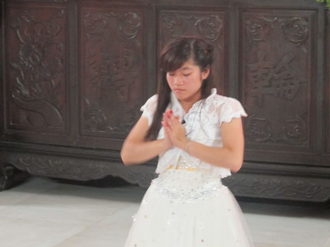 Tiền Giang: Đêm biểu diễn thời trang và văn nghệ tại khóa tu “Vươn tới những ước mơ”