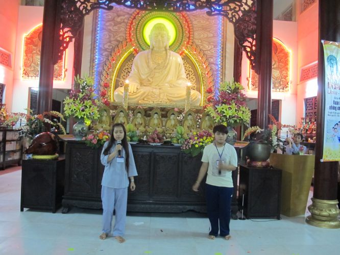 Tiền Giang: Đêm biểu diễn thời trang và văn nghệ tại khóa tu “Vươn tới những ước mơ”