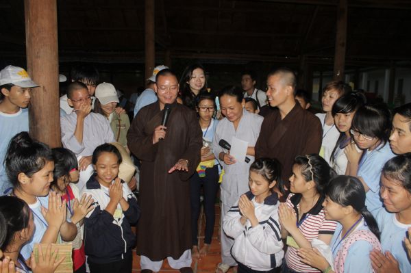 Buôn Mê: Bửa cơm yêu thương tại khóa tu Thiện Tài Đồng Tử