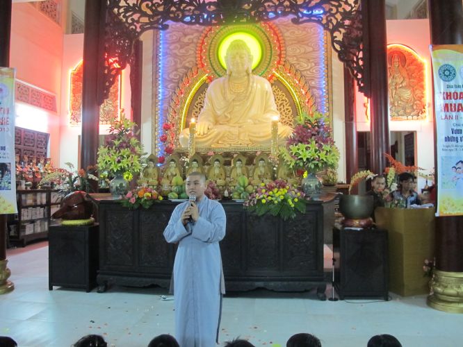 Tiền Giang: Đêm biểu diễn thời trang và văn nghệ tại khóa tu “Vươn tới những ước mơ”