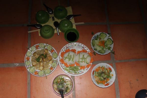 Buôn Mê: Bửa cơm yêu thương tại khóa tu Thiện Tài Đồng Tử