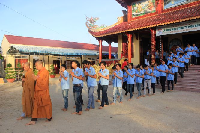 Khánh Hòa: ĐĐ. Thích Lệ Minh và pháp thoại “Tình thương” tại khóa tu “Ơn nghĩa sinh thành”