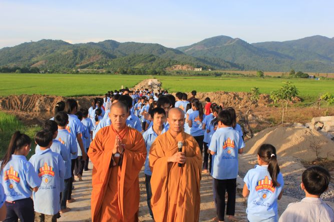 Khánh Hòa: ĐĐ. Thích Lệ Minh và pháp thoại “Tình thương” tại khóa tu “Ơn nghĩa sinh thành”