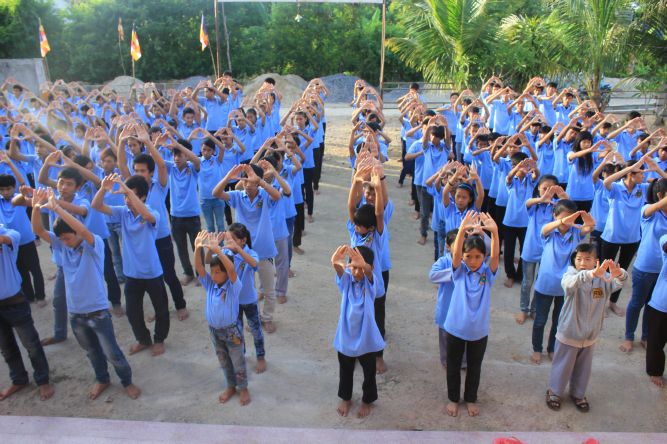 Khánh Hòa: ĐĐ. Thích Lệ Minh và pháp thoại “Tình thương” tại khóa tu “Ơn nghĩa sinh thành”