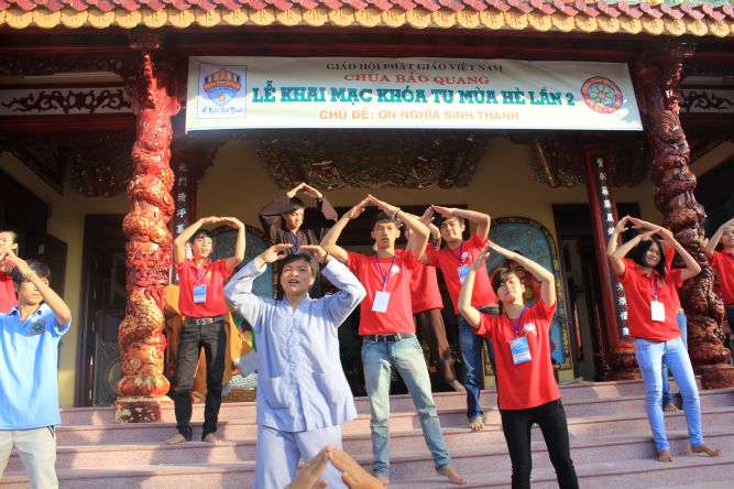 Khánh Hòa: ĐĐ. Thích Lệ Minh và pháp thoại “Tình thương” tại khóa tu “Ơn nghĩa sinh thành”