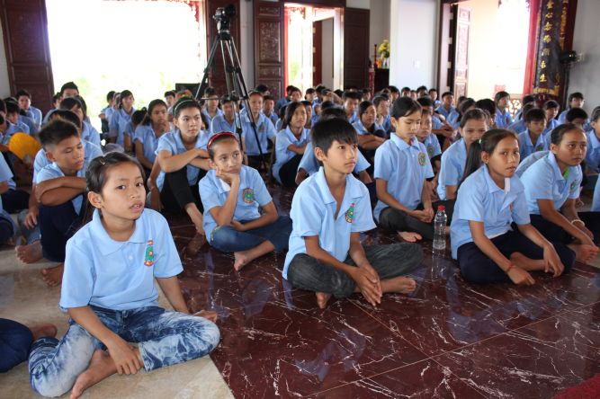 Khánh Hòa: ĐĐ. Thích Lệ Minh và pháp thoại “Tình thương” tại khóa tu “Ơn nghĩa sinh thành”