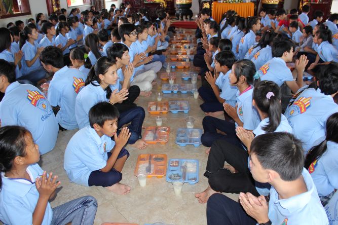 Khánh Hòa: ĐĐ. Thích Lệ Minh và pháp thoại “Tình thương” tại khóa tu “Ơn nghĩa sinh thành”