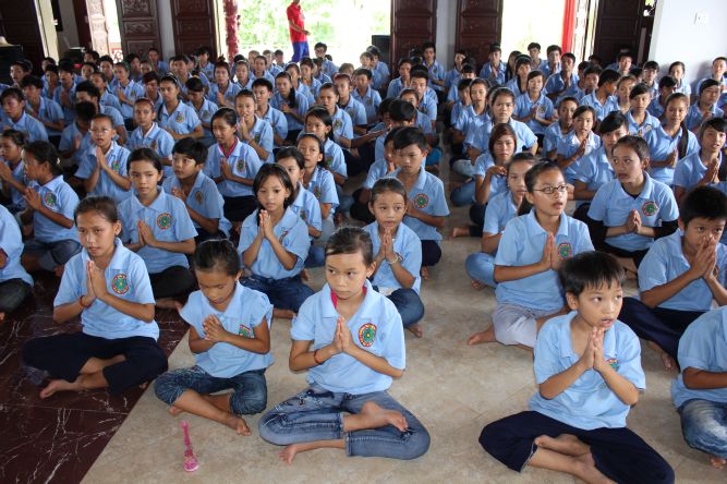 Khánh Hòa: ĐĐ. Thích Lệ Minh và pháp thoại “Tình thương” tại khóa tu “Ơn nghĩa sinh thành”