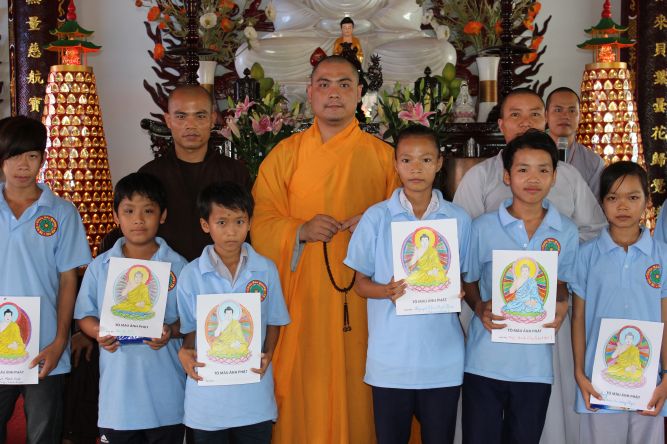 Khánh Hòa: ĐĐ. Thích Lệ Minh và pháp thoại “Tình thương” tại khóa tu “Ơn nghĩa sinh thành”