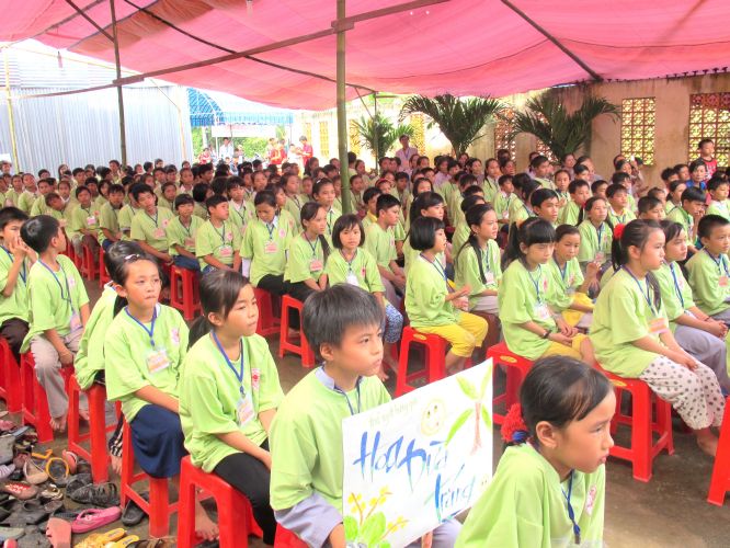Bến Tre: Khai mạc khóa tu mùa hè “Thắp sáng niềm tin”