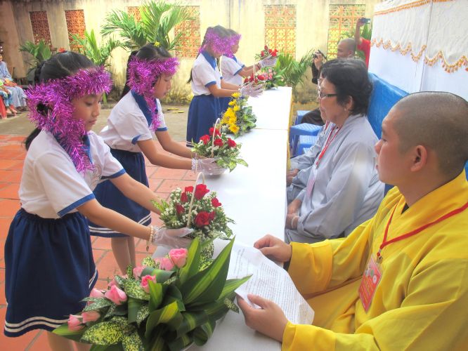 Bến Tre: Khai mạc khóa tu mùa hè “Thắp sáng niềm tin”