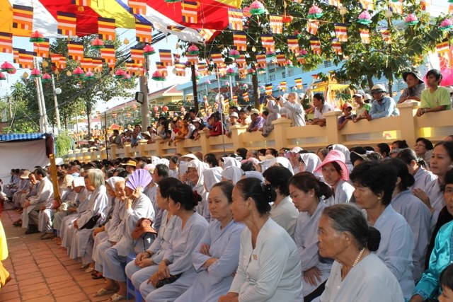Đồng Tháp: Long trọng tổ chức đại lễ Phật đản PL. 2557