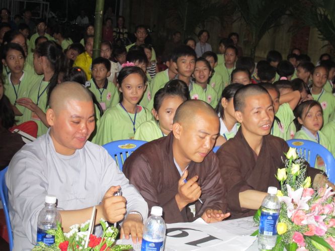 Bến Tre: Sôi động đêm thi thời trang, văn nghệ tại khóa tu “Thắp sáng niềm tin”