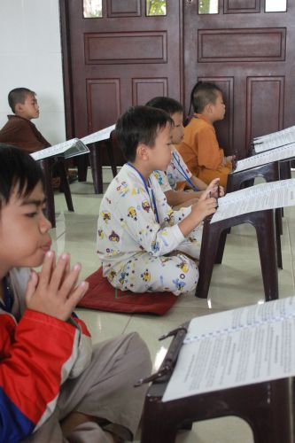 Long An: Bài học đầu tiên khi người Phật tử đến chùa tại khóa tu “Sống và Khát Vọng”