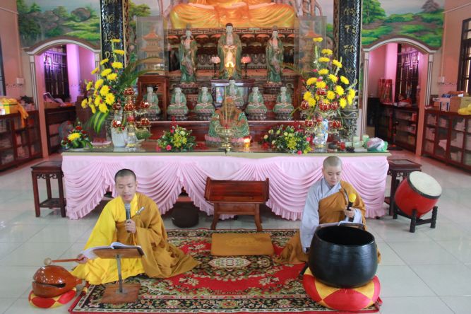 Long An: Bài học đầu tiên khi người Phật tử đến chùa tại khóa tu “Sống và Khát Vọng”