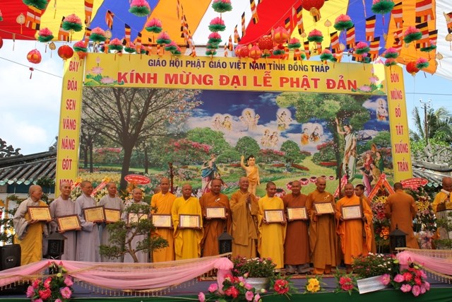 Đồng Tháp: Long trọng tổ chức đại lễ Phật đản PL. 2557