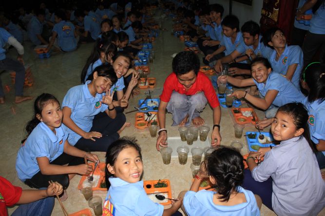 Khánh Hòa: Chùm ảnh vui nhộn hành trình về nguồn khóa tu mùa hè “Ơn nghĩa sinh thành”