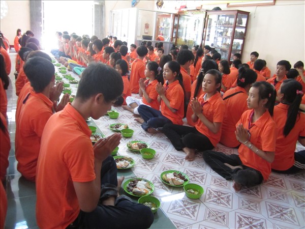 Chùm ảnh: Trại hè “Ươm Mầm Tuệ Giác” lần 3 tại chùa Hội An