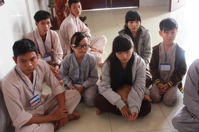 Long An: Bài học đầu tiên khi người Phật tử đến chùa tại khóa tu “Sống và Khát Vọng”