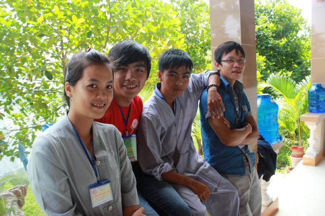 Long An: Bài học đầu tiên khi người Phật tử đến chùa tại khóa tu “Sống và Khát Vọng”