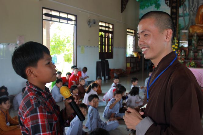 Long An: Bài học đầu tiên khi người Phật tử đến chùa tại khóa tu “Sống và Khát Vọng”