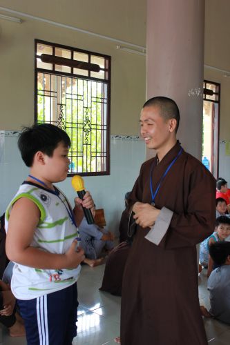 Long An: Bài học đầu tiên khi người Phật tử đến chùa tại khóa tu “Sống và Khát Vọng”