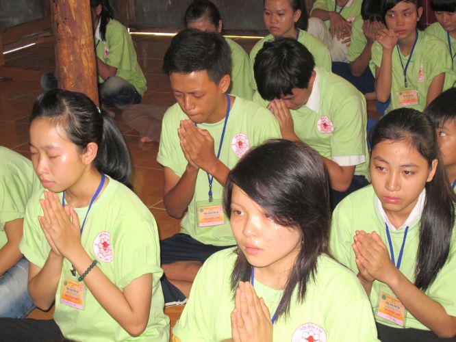 Bến Tre: Cánh thư gửi mẹ tại khóa tu “Thắp sáng niềm tin”