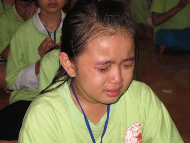 Bến Tre: Cánh thư gửi mẹ tại khóa tu “Thắp sáng niềm tin”